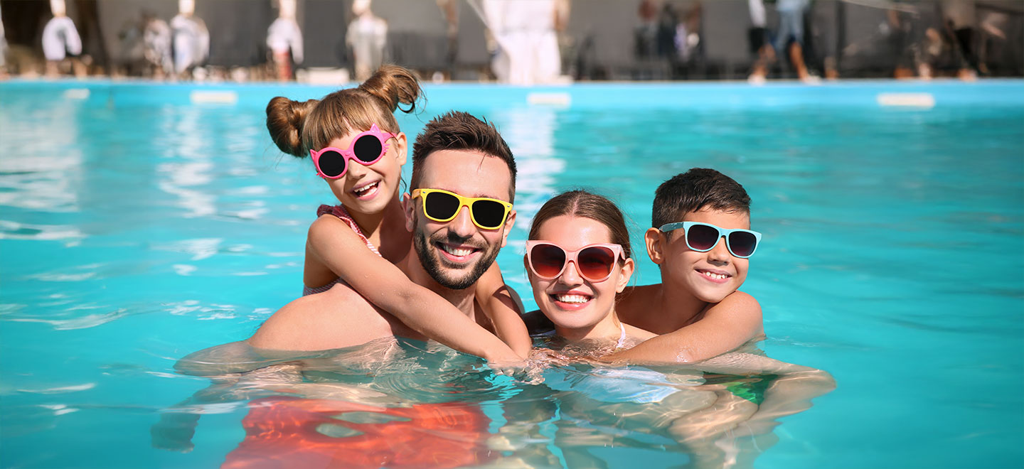 villa sport family in the pool