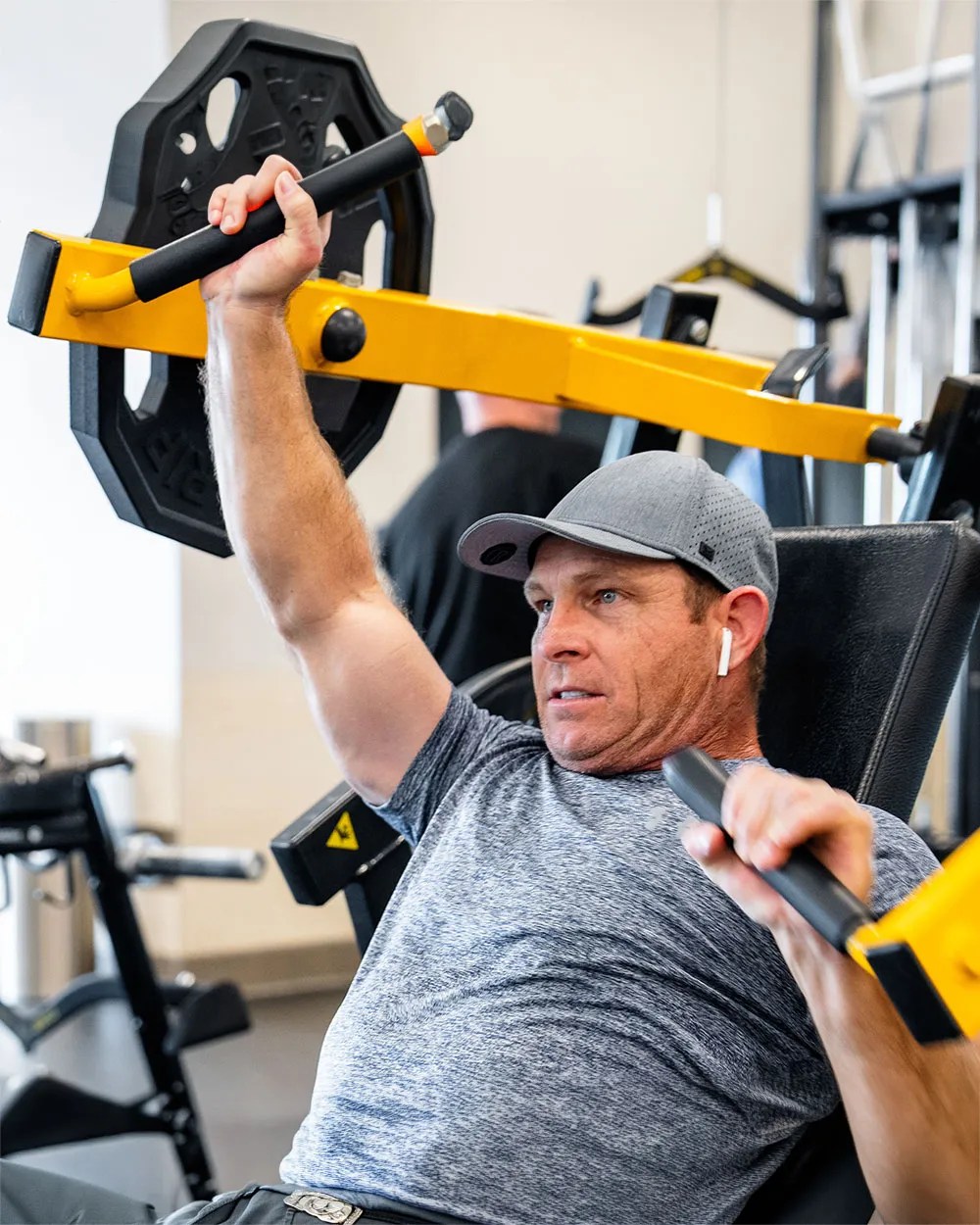 man workout lift